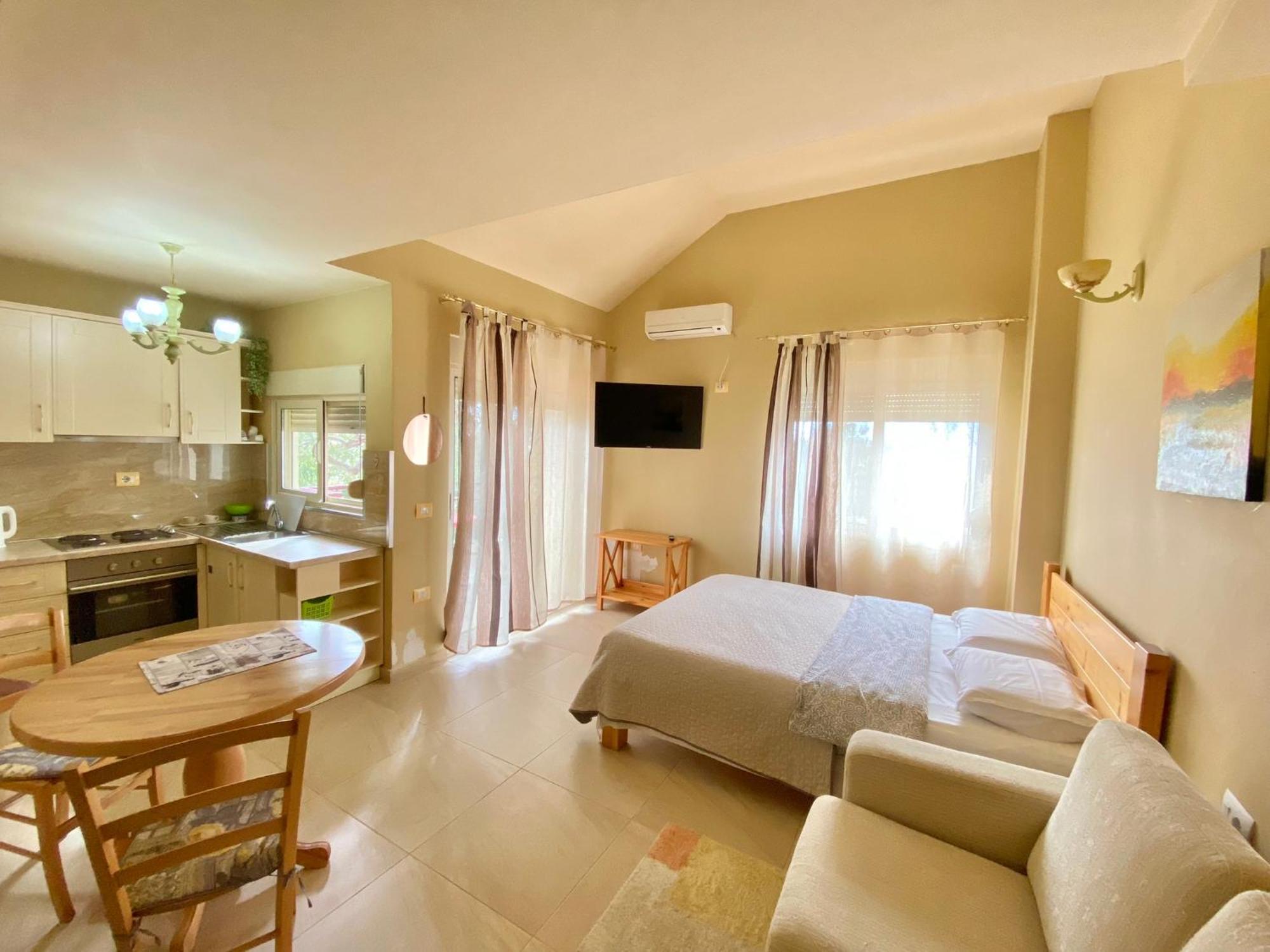 Delight Apartments Golem  Esterno foto